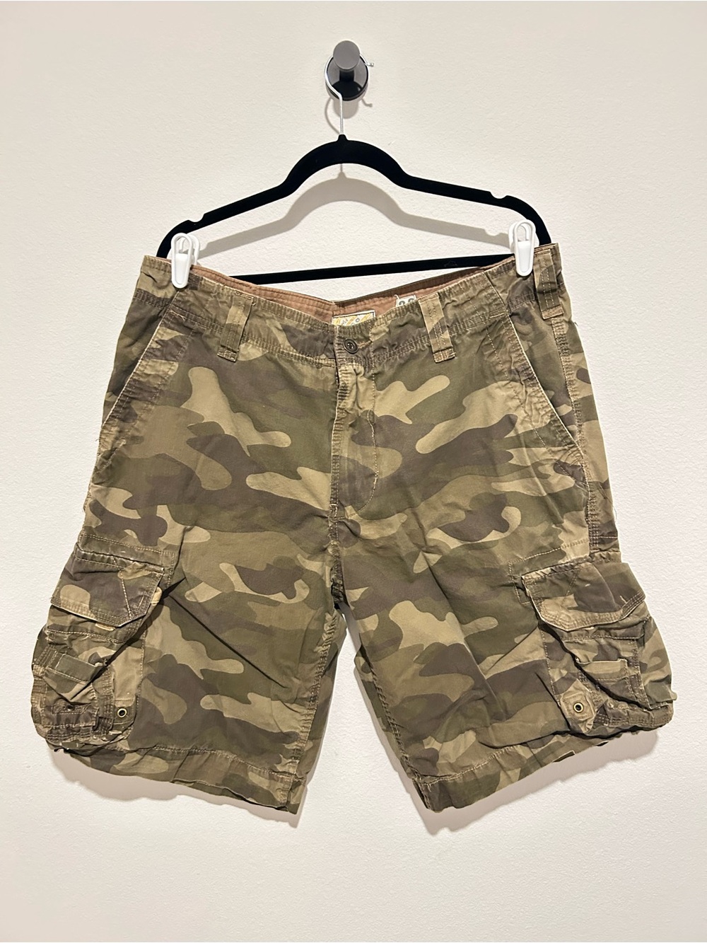 Y2K Men's Camouflage Cargo Shorts - Olive